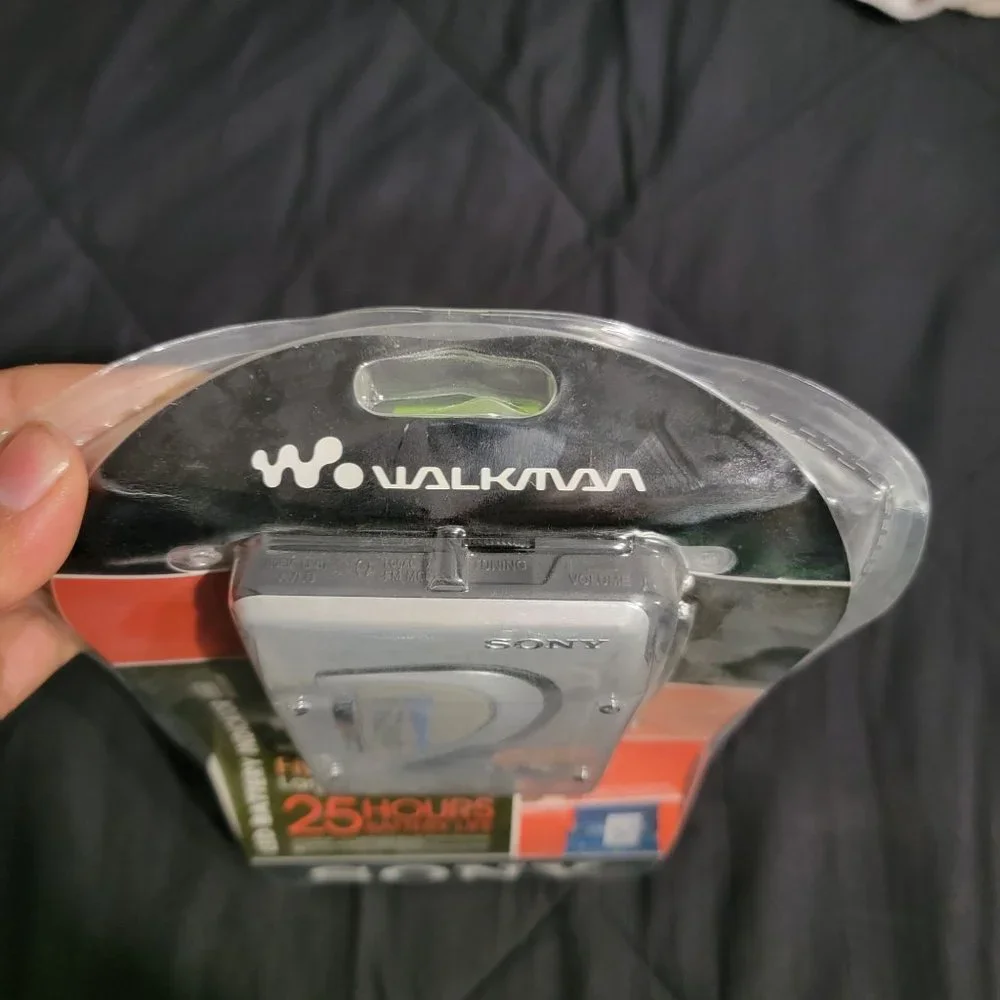 Sony Walkman WM-FX197 Mega Bass AM/FM Radio Cassette Player #3